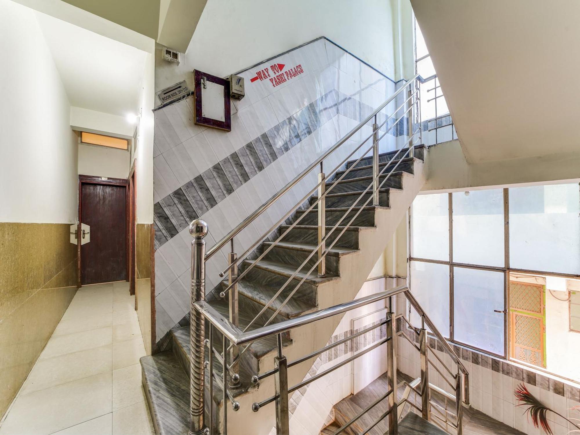 Hotel O Rama Krishna Bhopal Eksteriør billede